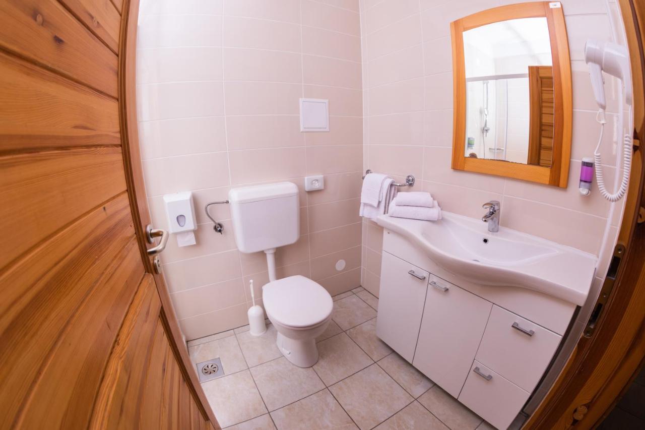 Depandansa Bor** Hotell Ankaran Exteriör bild