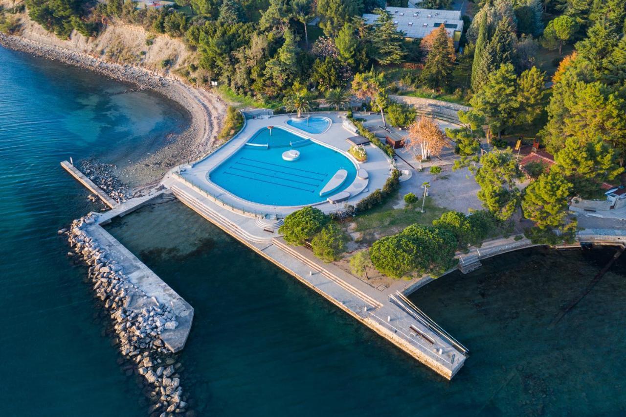 Depandansa Bor** Hotell Ankaran Exteriör bild